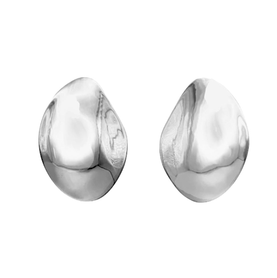 Aretes de pétalos grandes