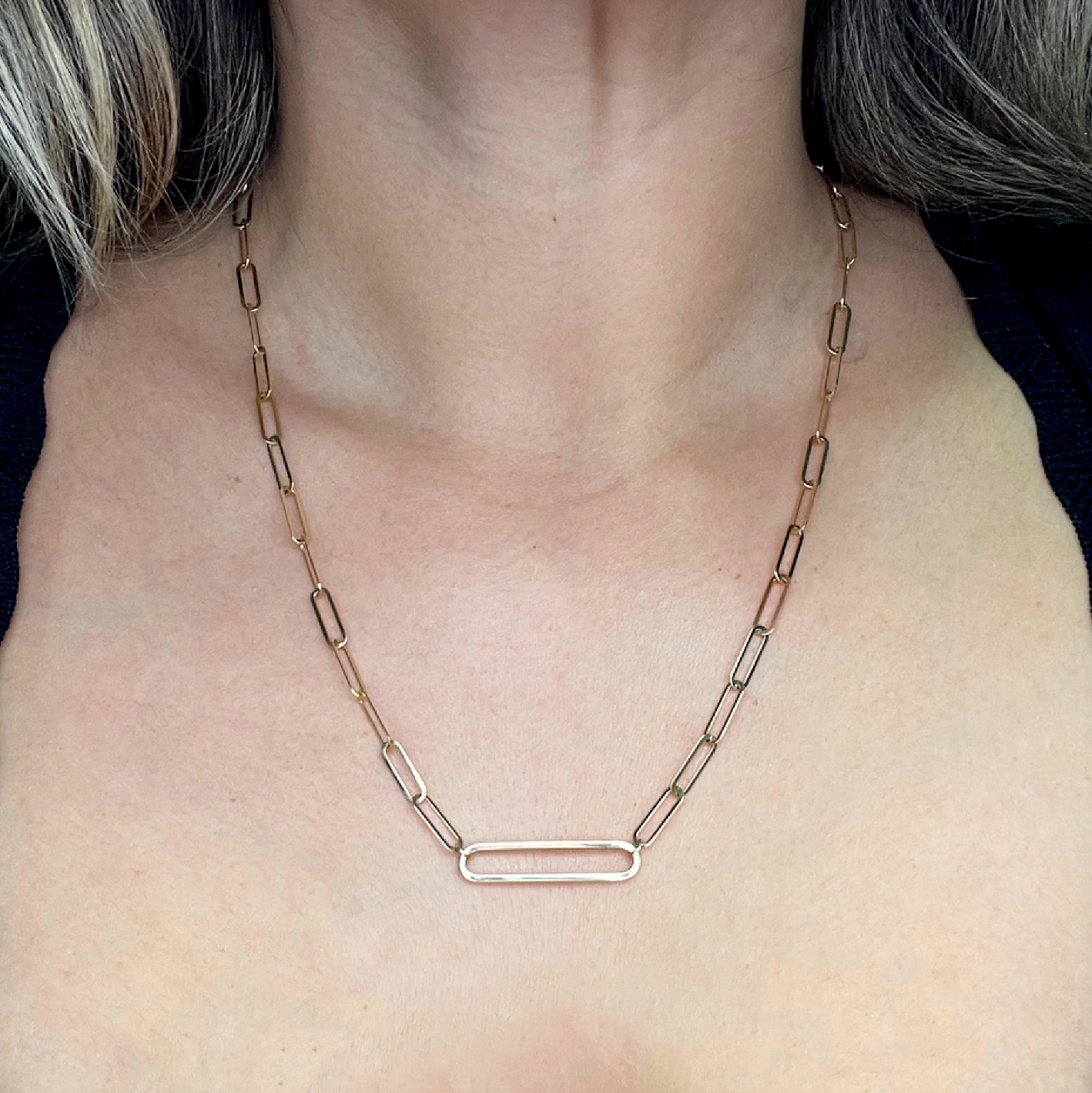 Collar Paper clip central largo
