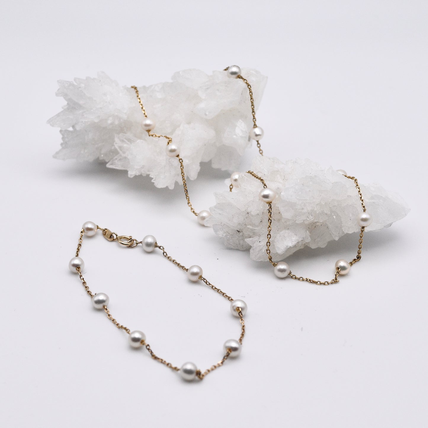 Pearl and gold necklace