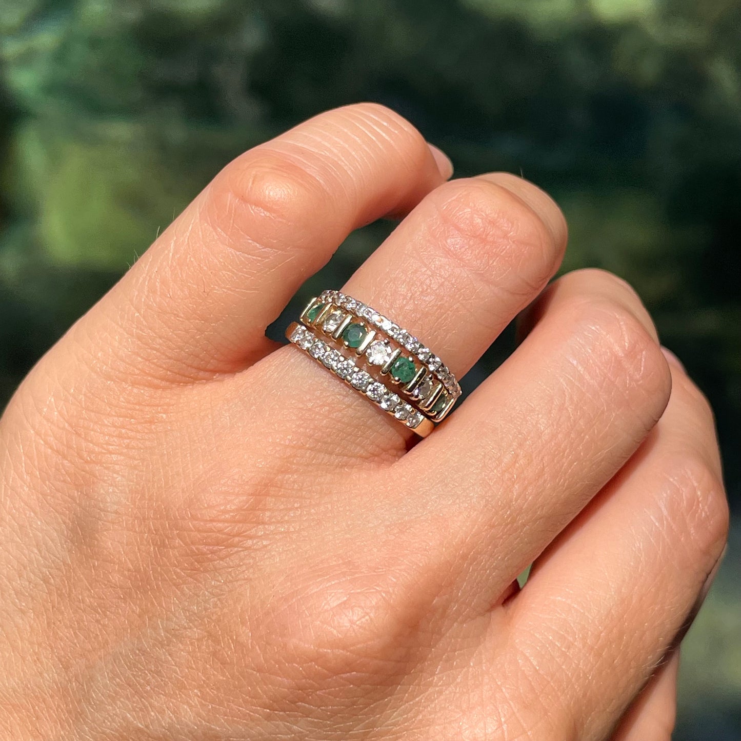 Anillo esmeraldas con diamantes