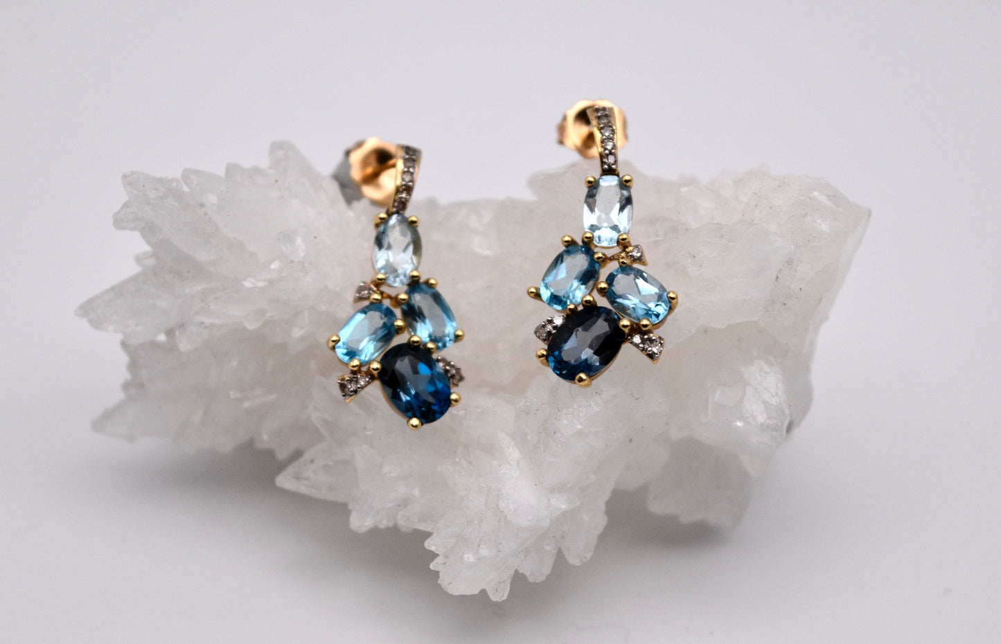 Aretes de topacios con diamantes