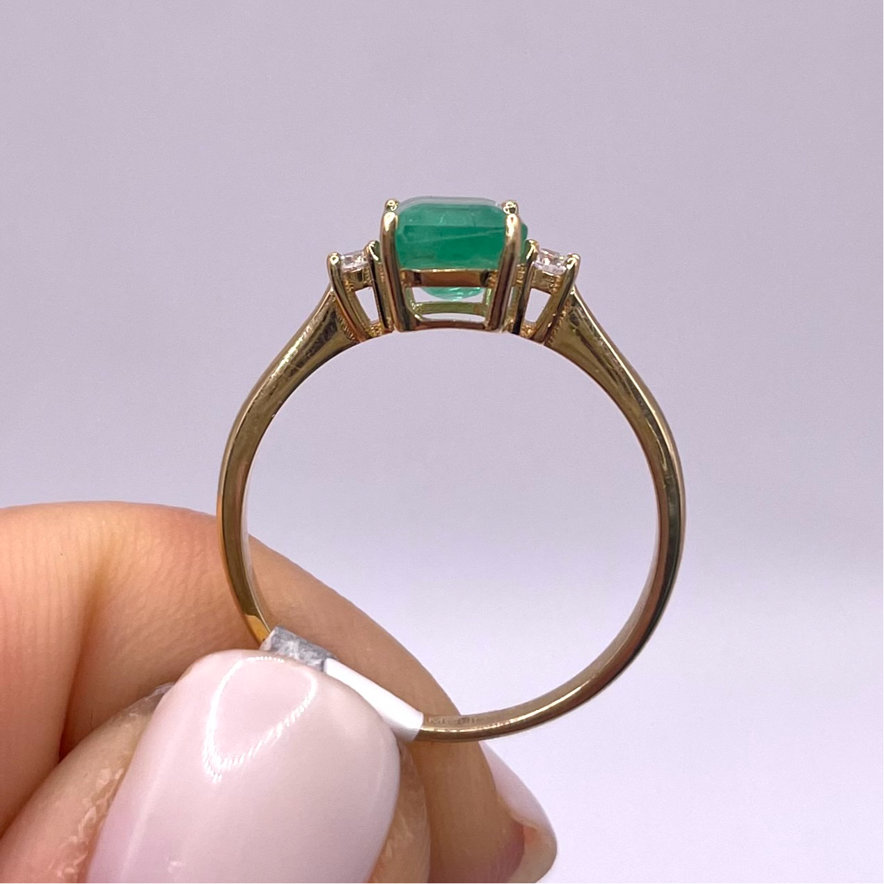 Anillo de Esmeralda con Diamantes