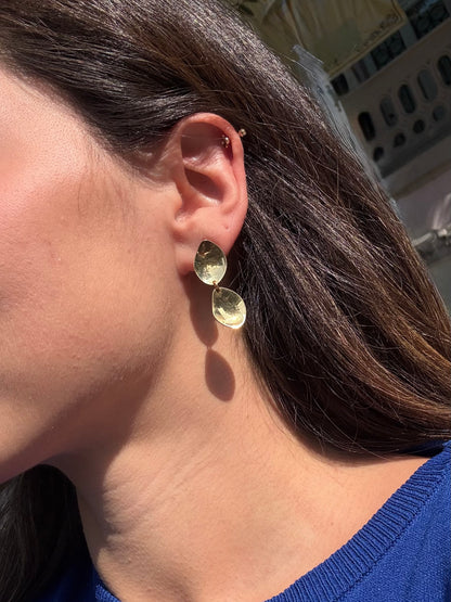 Aretes de 2 pétalos chicos