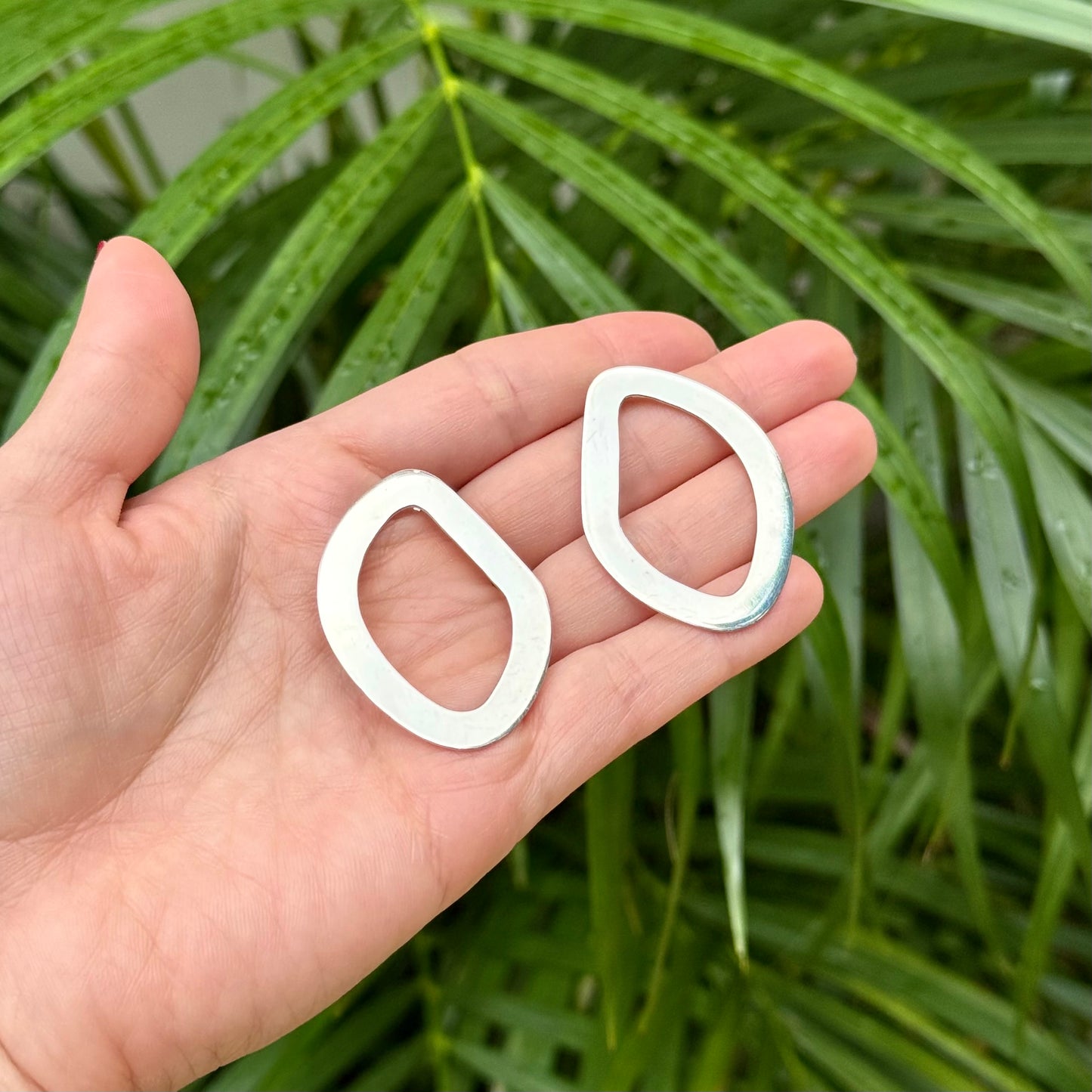 Petal Outline Earrings