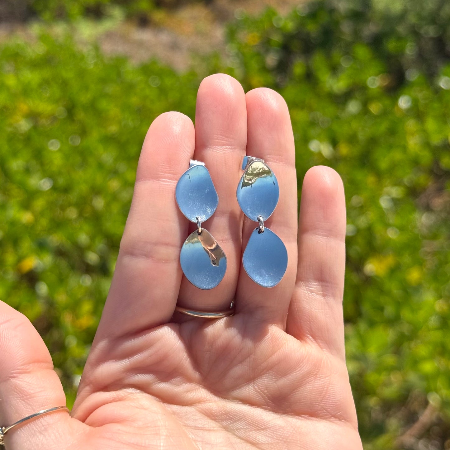 Aretes de 2 pétalos chicos