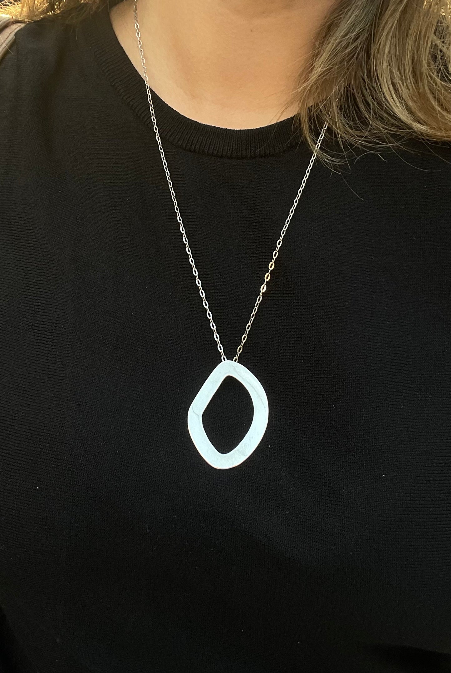 Collar contorno de pétalo