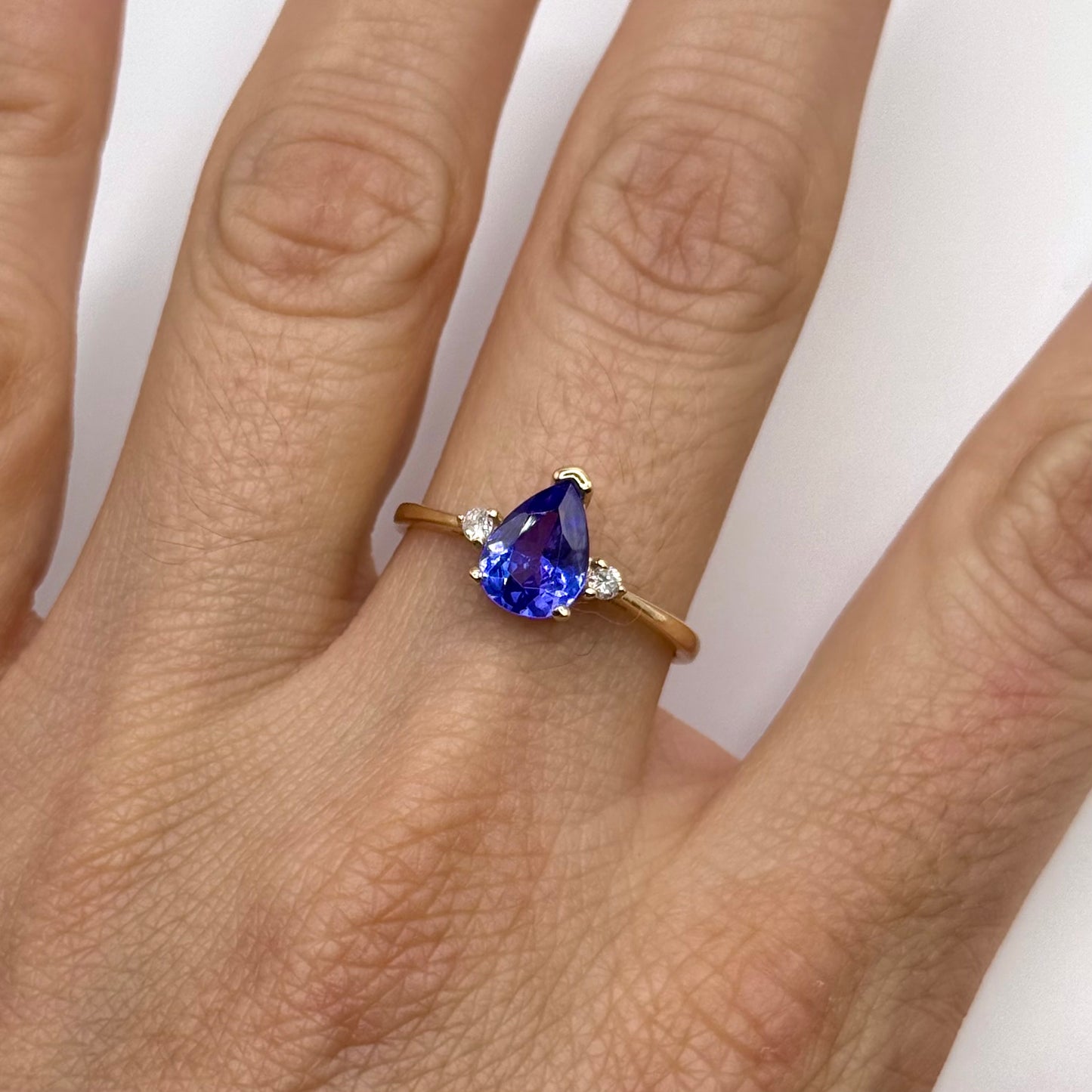 Anillo Tanzanita con Diamantes