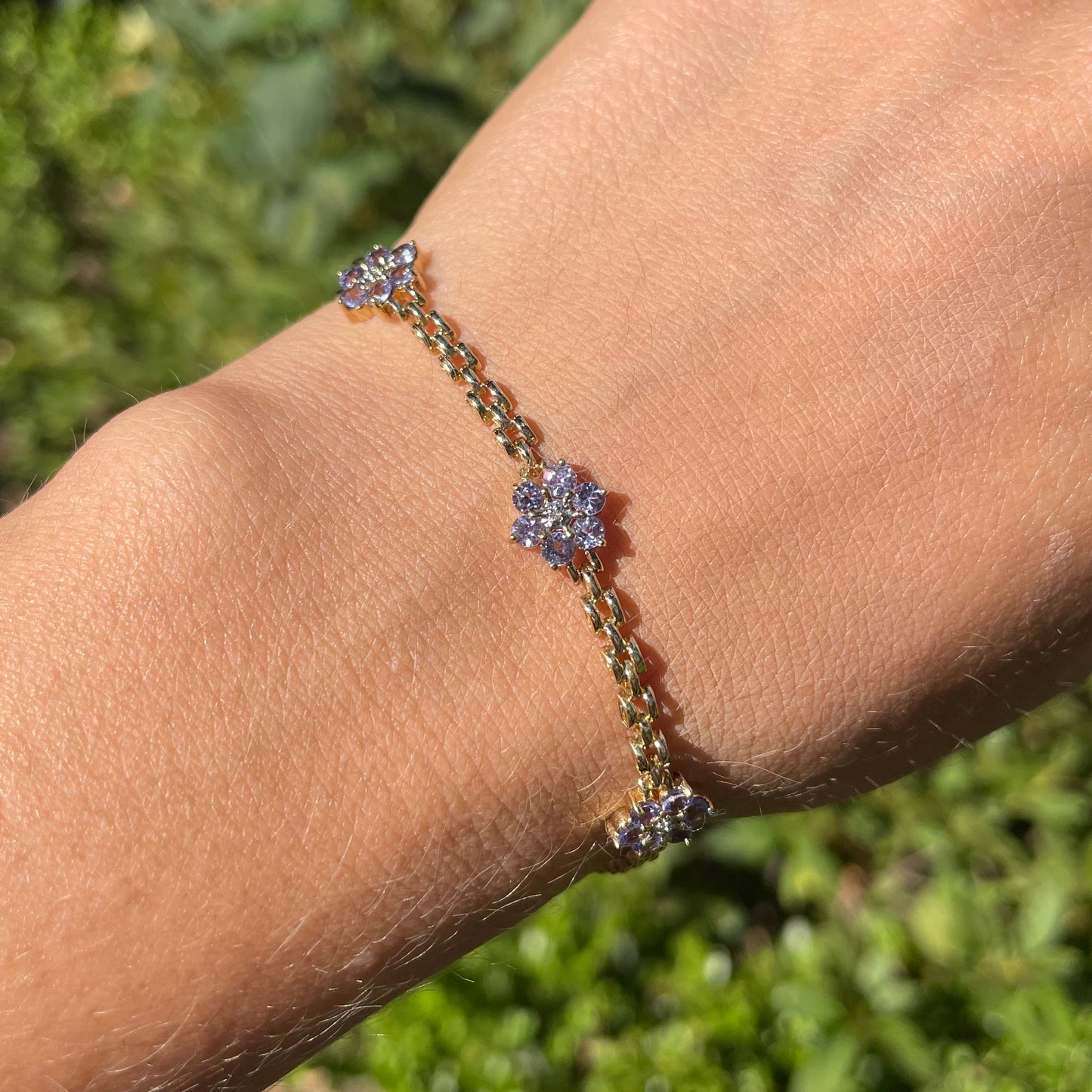 Pulsera con flores de Tanzanitas