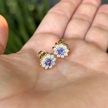 Flores de tanzanitas y diamantes