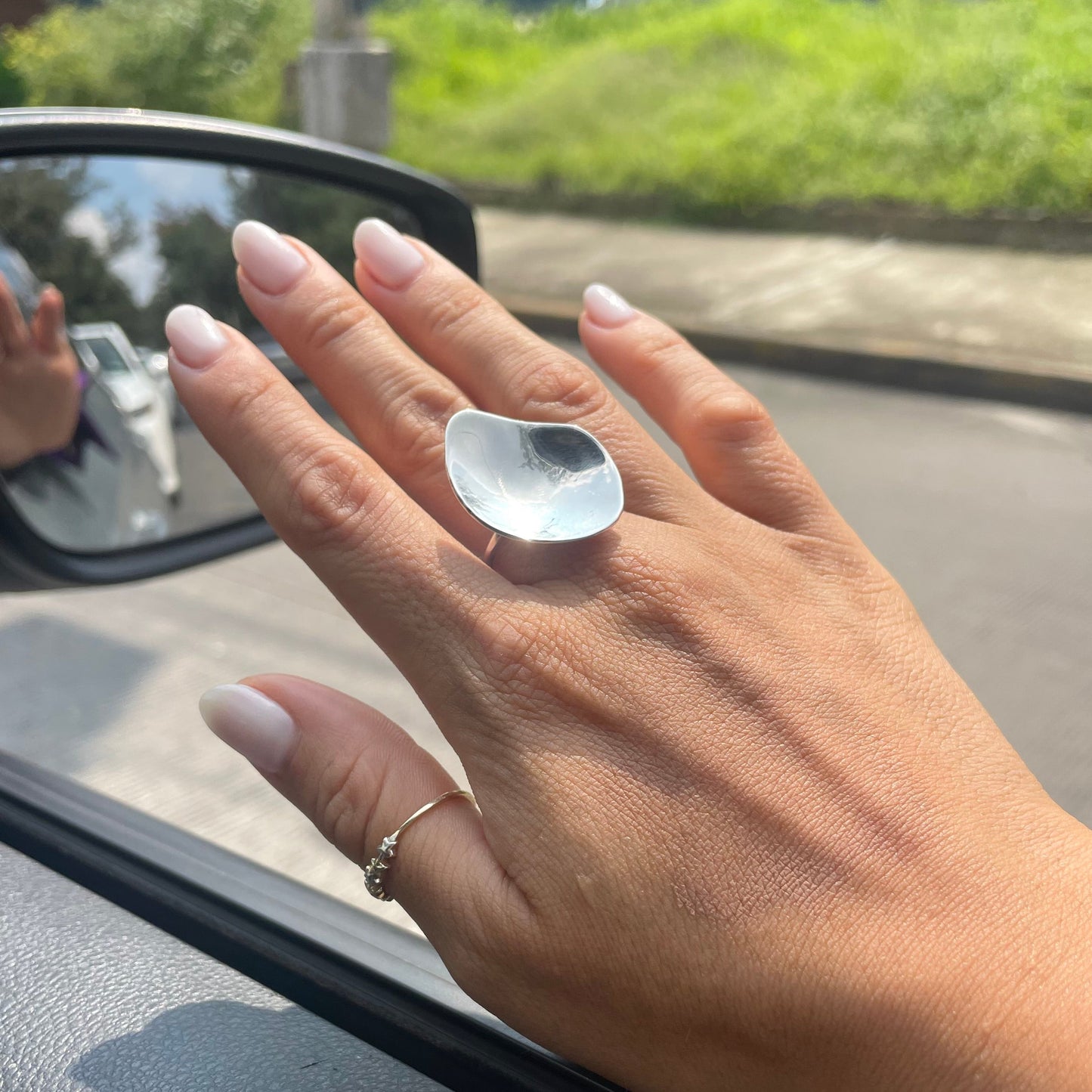 Anillo de pétalo mediano