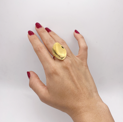 Anillo de pétalo mediano