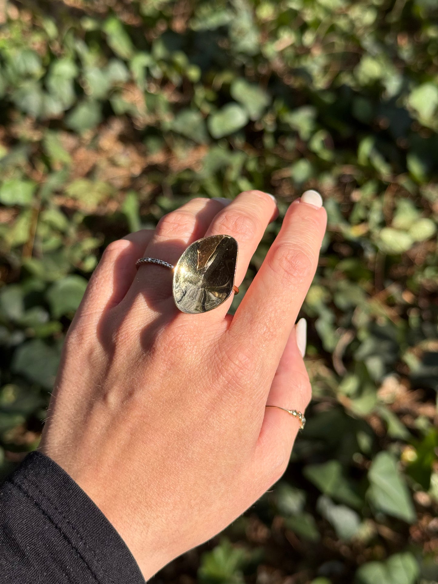 Anillo de pétalo mediano