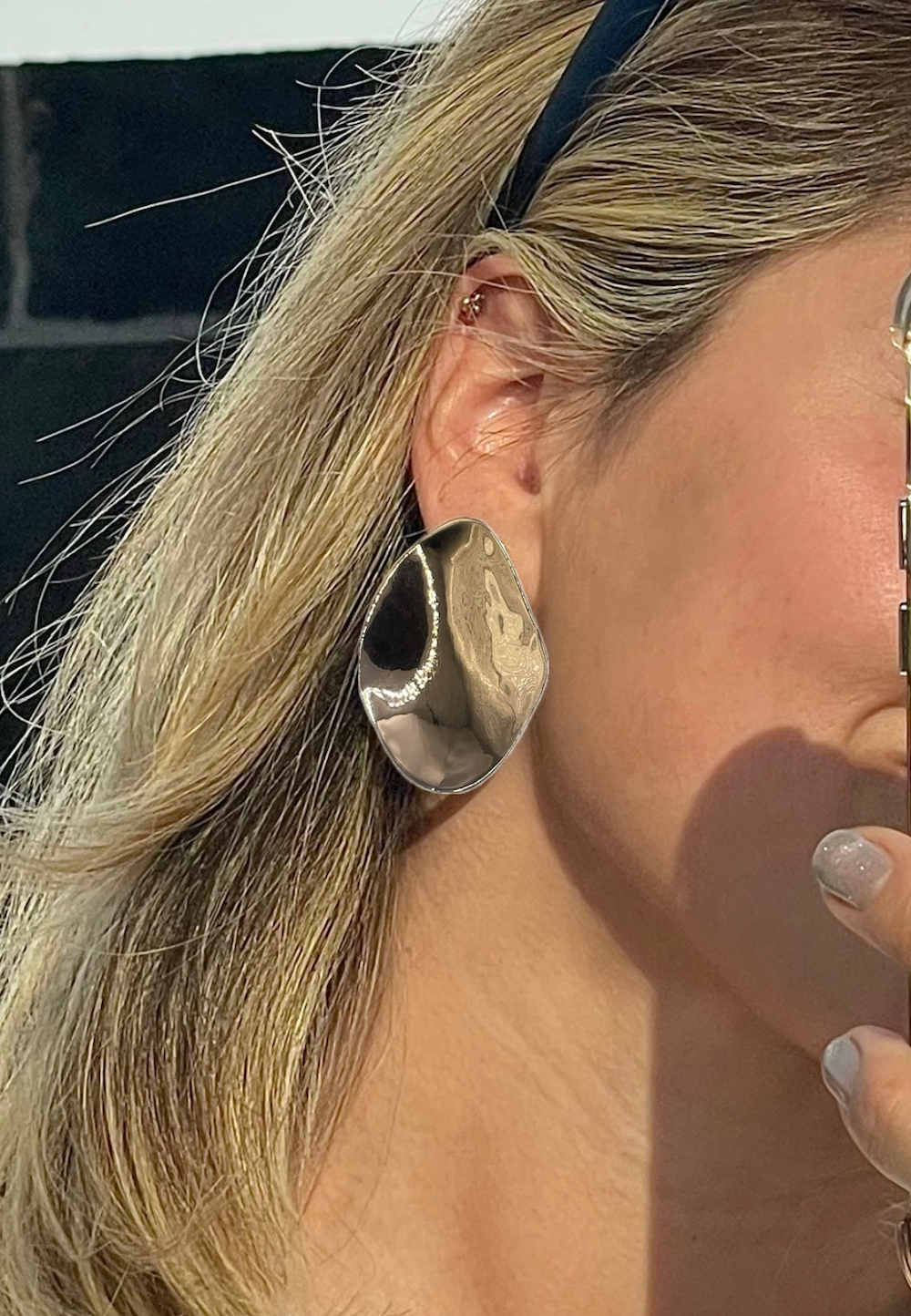 Aretes de pétalos grandes